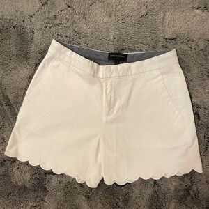 Banana Republic scallop shorts size 2
